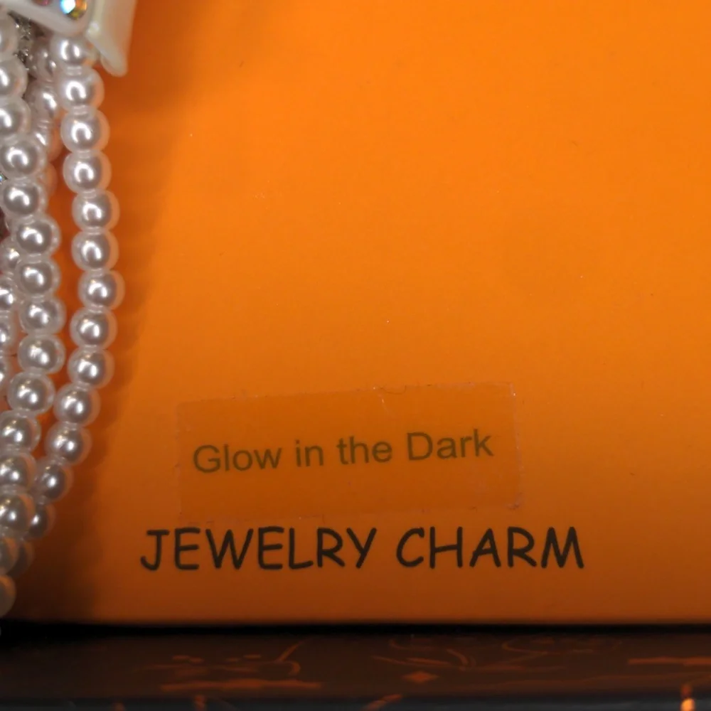Betsey Johnson Halloween Ghost Key Fob Purse Charm Glow In The Dark Pearl Dangle